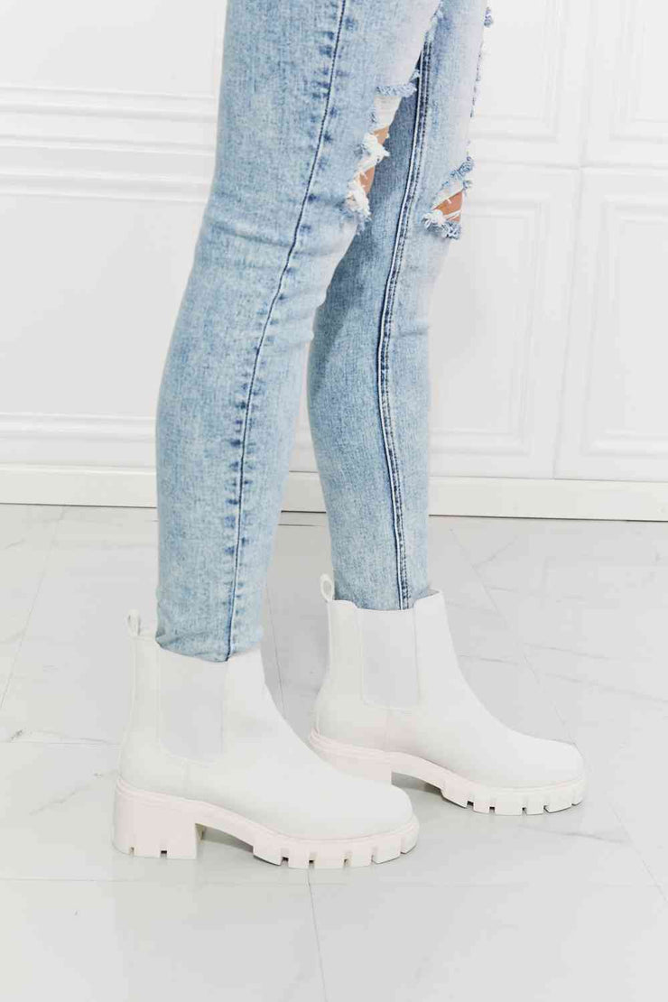 MMShoes Work For It Matte Lug Sole Chelsea Boots in White